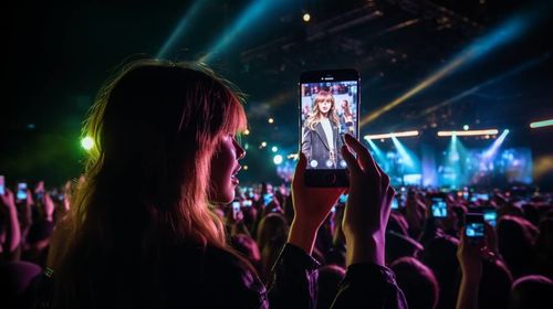 Het laatste nieuws van het bedrijf over Taylor Swift fans verheugen zich: 'De Grote Oorlog' kaartspel brengt de Eras Tour naar uw spel avond